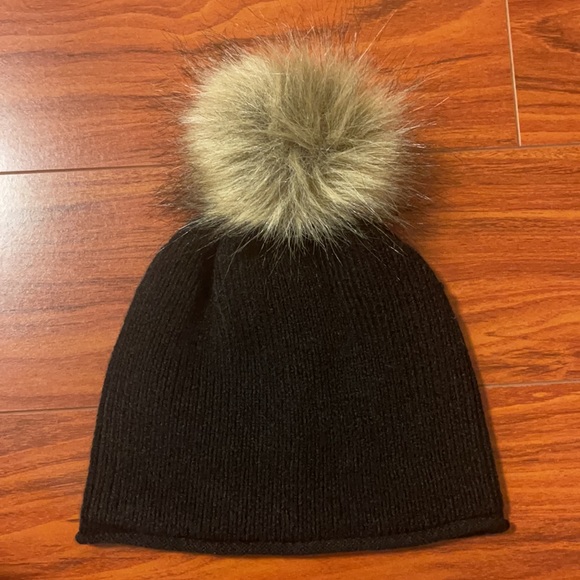 Aritzia Main Character Snow Day Beanie - Picture 2 of 2